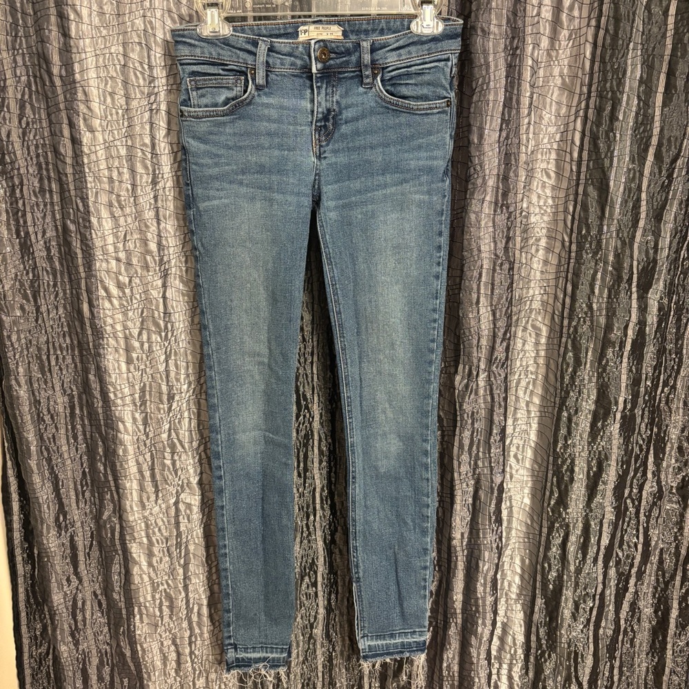 Free People Blue Skinny Jeans N1